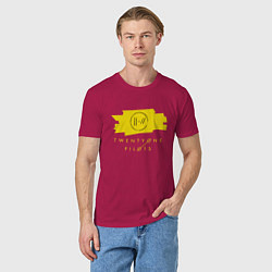 Футболка хлопковая мужская 21 Top: Yellow Trench, цвет: маджента — фото 2