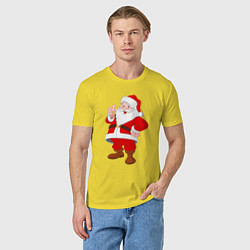 Футболка хлопковая мужская Радостный Санта Клаус, цвет: желтый — фото 2