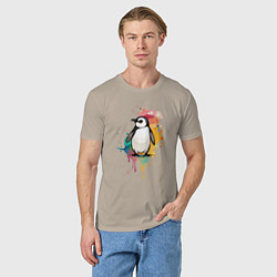 Футболка хлопковая мужская Красочный пингвин, цвет: миндальный — фото 2
