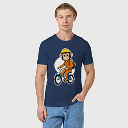 Футболка хлопковая мужская Обезьяна на велосипеде, цвет: тёмно-синий — фото 2