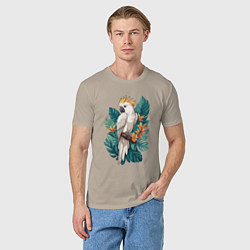 Футболка хлопковая мужская Попугай какаду и тропические листья, цвет: миндальный — фото 2