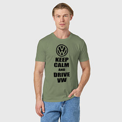 Футболка хлопковая мужская Keep Calm & Drive VW, цвет: авокадо — фото 2
