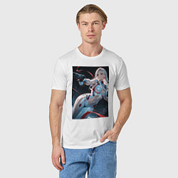 Футболка хлопковая мужская Девушка-наемница, цвет: белый — фото 2