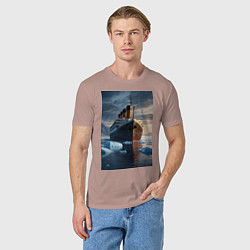 Футболка хлопковая мужская Титаник плывет среди айсбергов, цвет: пыльно-розовый — фото 2