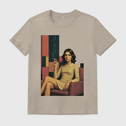 Футболка хлопковая мужская Девушку в кресле ретро поп-арт 1970-е, цвет: миндальный