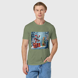 Футболка хлопковая мужская Дед Морозио и Принцесса Снегурочка: вперёд за пода, цвет: авокадо — фото 2