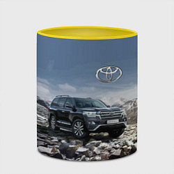 Кружка 3D Toyota Land Cruiser 200 V8, цвет: 3D-белый + желтый — фото 2