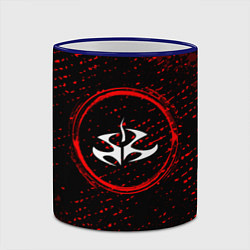 Кружка 3D Символ Hitman и краска вокруг на темном фоне, цвет: 3D-синий кант — фото 2