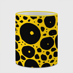 Кружка 3D Черные пятна на желтом фоне, цвет: 3D-желтый кант — фото 2