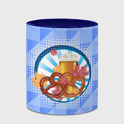 Кружка 3D Два брецелья с пивом и листьями клена, цвет: 3D-белый + синий — фото 2