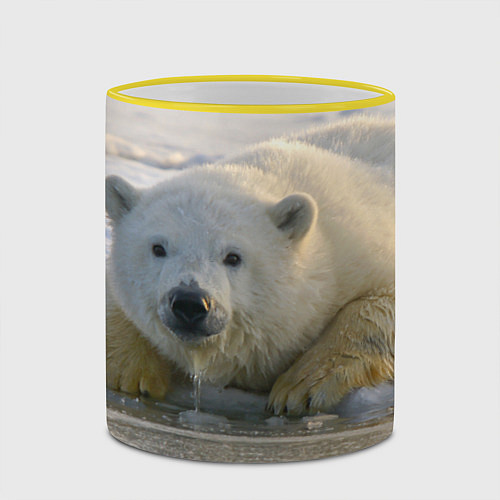 Кружка цветная Белый медведь ожидает / 3D-Желтый кант – фото 2