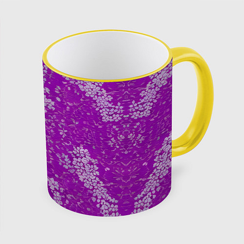 Кружка цветная Белые лепестки на розовом фоне / 3D-Желтый кант – фото 1