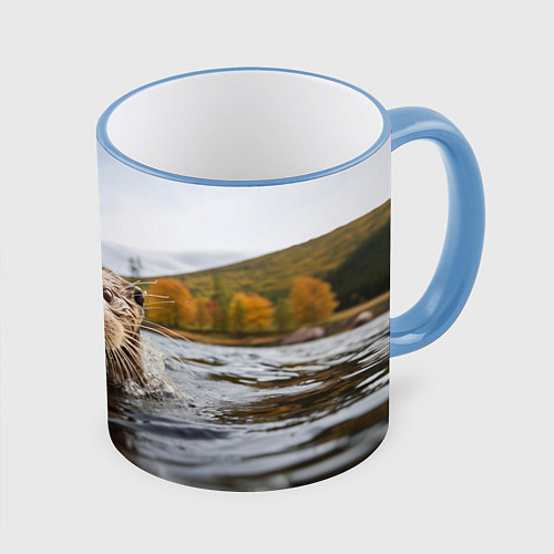 Кружка цветная Выдра смотрит из воды / 3D-Небесно-голубой кант – фото 1