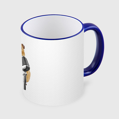 Кружка цветная Капибара с микрофоном мем / 3D-Синий кант – фото 1