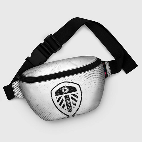 Поясная сумка Leeds United с потертостями на светлом фоне / 3D-принт – фото 4