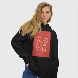 Толстовка оверсайз женская Слово Love на красном прямоугольном фоне, цвет: черный — фото 2