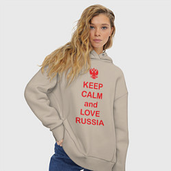 Толстовка оверсайз женская Keep Calm & Love Russia, цвет: миндальный — фото 2