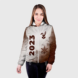 Куртка с капюшоном женская Кролик НГ хитрый: надпись, символ на светлом, цвет: 3D-белый — фото 2