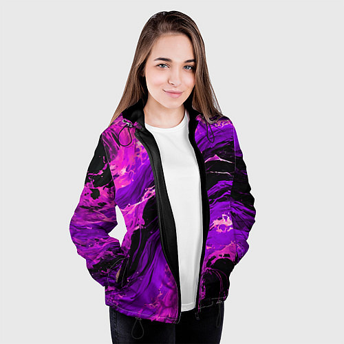 Женская куртка Фиолетовые брызги на чёрном фоне / 3D-Черный – фото 3