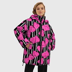 Куртка зимняя женская Малиновые мраморные сердца на полосатом черно фоне, цвет: 3D-светло-серый — фото 2