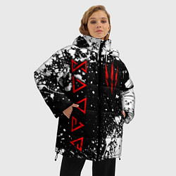 Куртка зимняя женская Знаки из Ведьмака - белые брызги, цвет: 3D-черный — фото 2