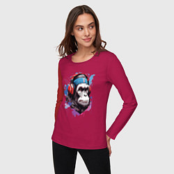 Лонгслив хлопковый женский Шимпанзе в наушниках, цвет: маджента — фото 2