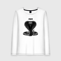 Женский лонгслив Рожденный в год змеи 1989 год