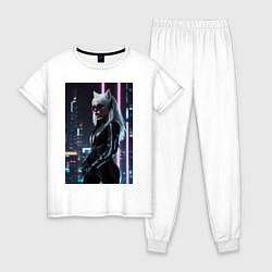 Женская пижама Девушка с кошачьими ушами стоит на фоне небоскребо