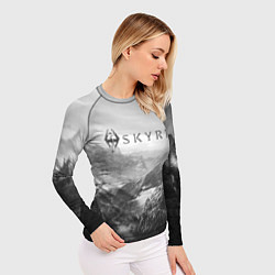 Рашгард женский Скайрим - черно белый пейзаж, цвет: 3D-принт — фото 2