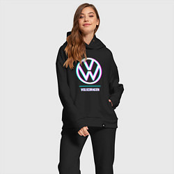 Женский костюм оверсайз Значок Volkswagen в стиле glitch, цвет: черный — фото 2