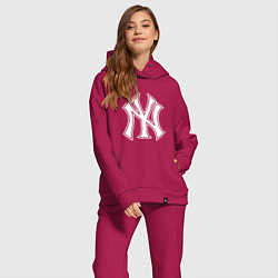 Женский костюм оверсайз New York yankees - baseball logo, цвет: маджента — фото 2