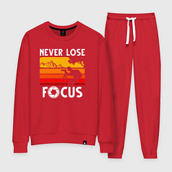 Костюм хлопковый женский Never lose focus, цвет: красный