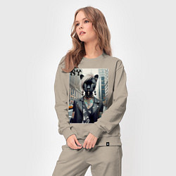 Костюм хлопковый женский Молодая пантера - модница из Нью-Йорка, цвет: миндальный — фото 2