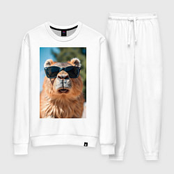 Костюм хлопковый женский Модная капибара в очках, цвет: белый