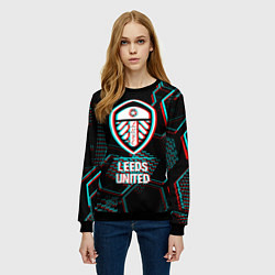 Свитшот женский Leeds United FC в стиле glitch на темном фоне, цвет: 3D-черный — фото 2