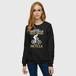 Свитшот хлопковый женский Никогда не недооценивайте старика с велосипедом, цвет: черный — фото 2