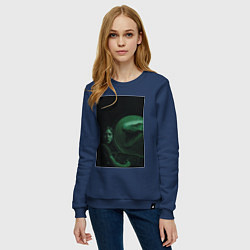 Свитшот хлопковый женский Нападение Тилозавра на батискаф с девушкой ужасы, цвет: тёмно-синий — фото 2