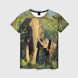 Женская футболка Семья слонов в природе