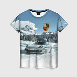 Женская футболка Porsche on a mountain winter road