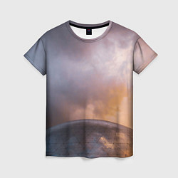 Женская футболка Часть металлической планеты и туман