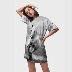 Футболка женская длинная Белая лошадь в степи, цвет: 3D-принт — фото 2