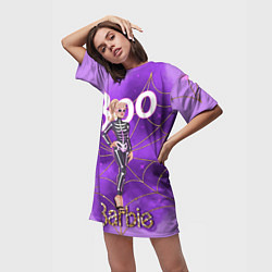 Футболка женская длинная Барби в костюме скелета: паутина и фиолетовый дым, цвет: 3D-принт — фото 2