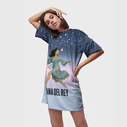 Футболка женская длинная Lana Del Rey прыгает в платье, цвет: 3D-принт — фото 2
