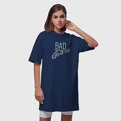 Футболка женская-платье Bad надпись с револьвером, цвет: тёмно-синий — фото 2
