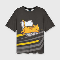 Женская футболка оверсайз Котик лежит на ноутбуке