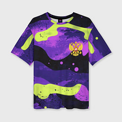 Женская футболка оверсайз Черно-фиолетовый камуфляж и золотой герб РФ