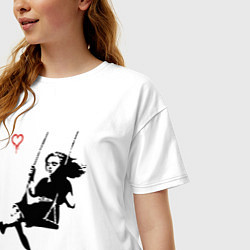 Футболка оверсайз женская Banksy - Бэнкси девочка на качелях, цвет: белый — фото 2
