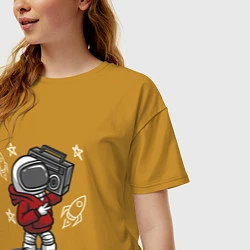 Футболка оверсайз женская Космонавт с магнитофоном, цвет: горчичный — фото 2