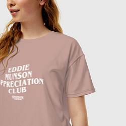 Футболка оверсайз женская Eddie Munson Appreciation Club, цвет: пыльно-розовый — фото 2