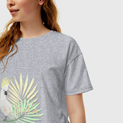 Футболка оверсайз женская Белый попугай с хохолком на фоне листьев пальмы, цвет: меланж — фото 2